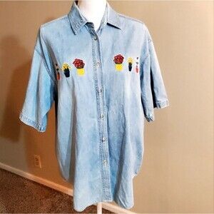 VTG Let's Quizz Again New York Embroidered Denim Womens Button Down Size Medium